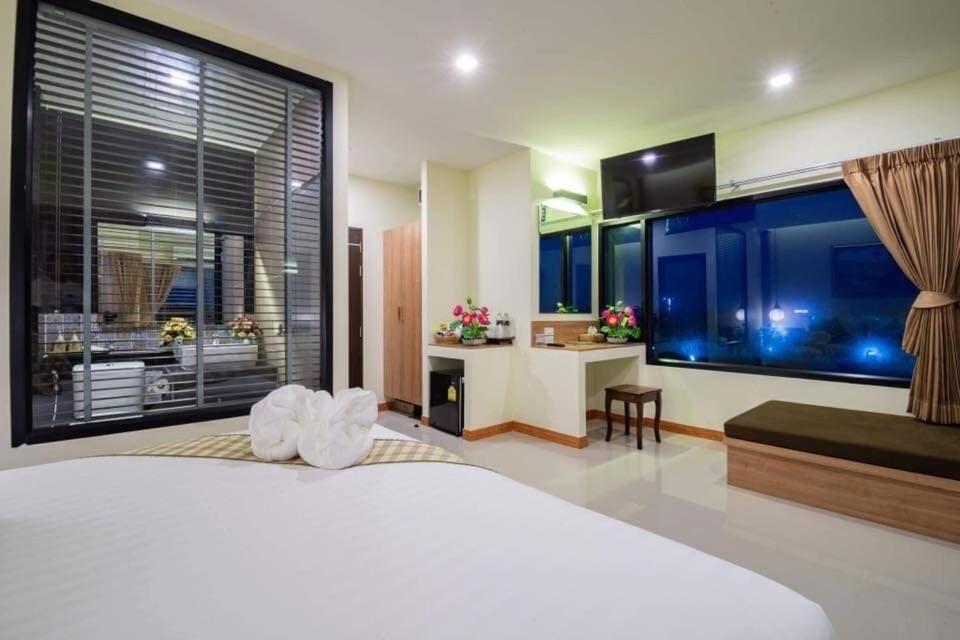 Pura Nakhon Hotel Nakhon Si Thammarat Dış mekan fotoğraf