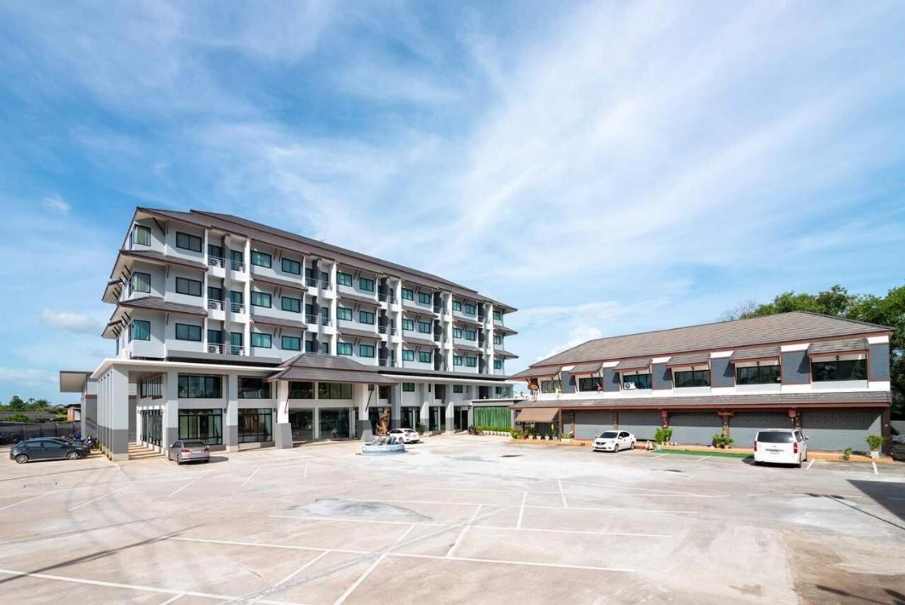 Pura Nakhon Hotel Nakhon Si Thammarat Dış mekan fotoğraf